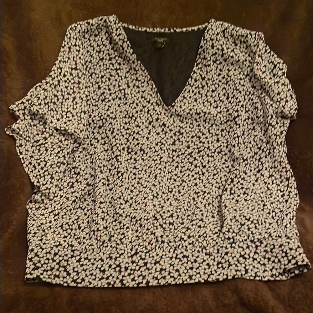 Ann Taylor Black and White Floral Blouse